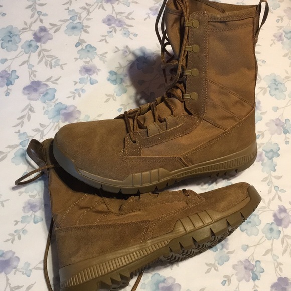 pink flyknit vapor max